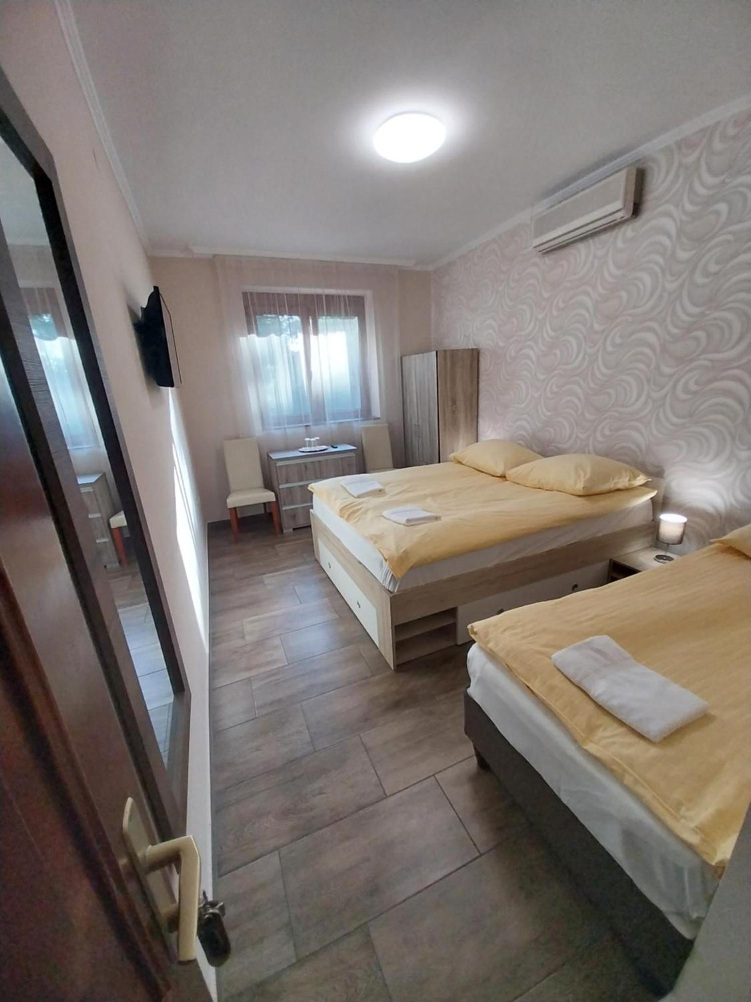 Ferienwohnung Fenyves Vendeghaz - Siófok Exterior foto